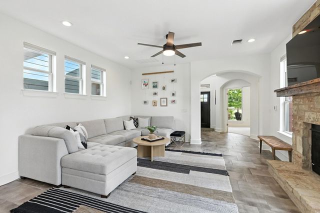 8921 Blaze DR, Austin, TX 78747