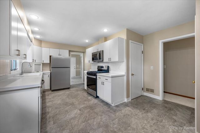 316 S Elmwood Drive, Aurora, IL 60506