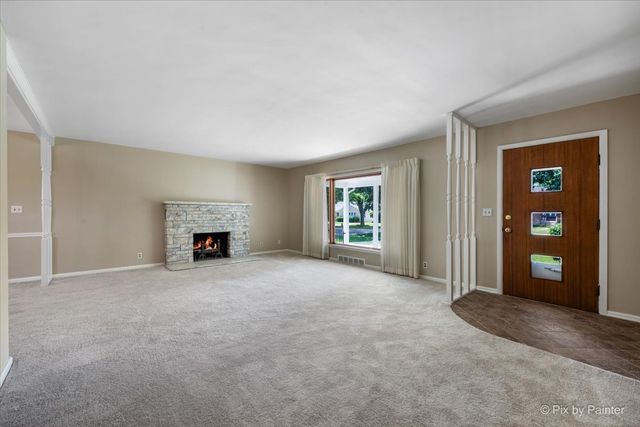 316 S Elmwood Drive, Aurora, IL 60506