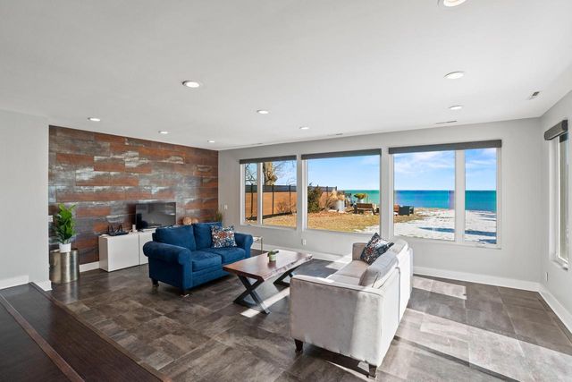 2533 Lakeshore DRIVE, Sheboygan, WI 53081