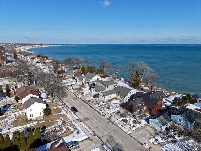 2533 Lakeshore DRIVE, Sheboygan, WI 53081