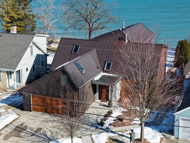 2533 Lakeshore DRIVE, Sheboygan, WI 53081