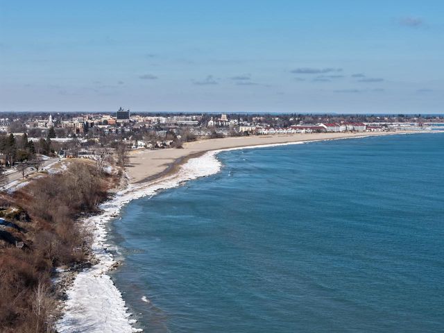 2533 Lakeshore DRIVE, Sheboygan, WI 53081