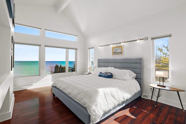 2533 Lakeshore DRIVE, Sheboygan, WI 53081