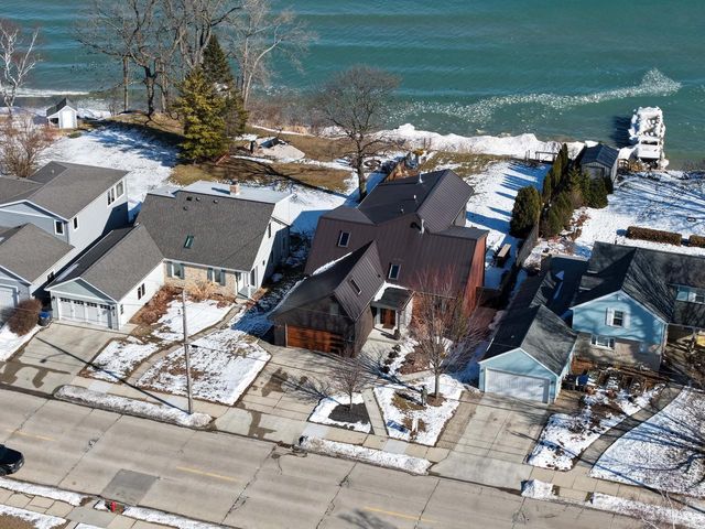 2533 Lakeshore DRIVE, Sheboygan, WI 53081