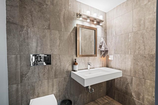 2533 Lakeshore DRIVE, Sheboygan, WI 53081