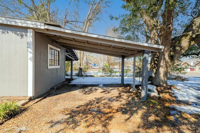 2719 S Henderson Blvd, Kilgore, TX 75662