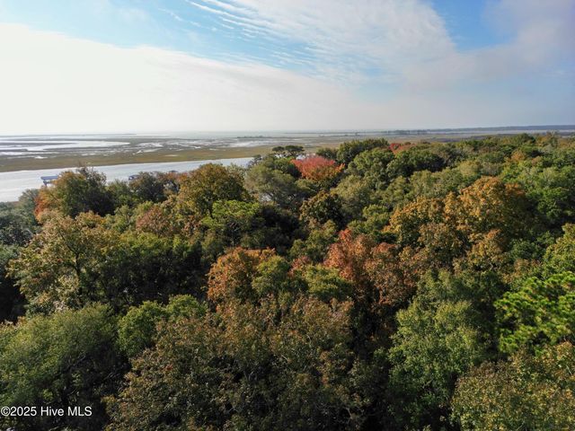 9086 Ocean Harbour Golf Club Drive SW, Calabash, NC 28467