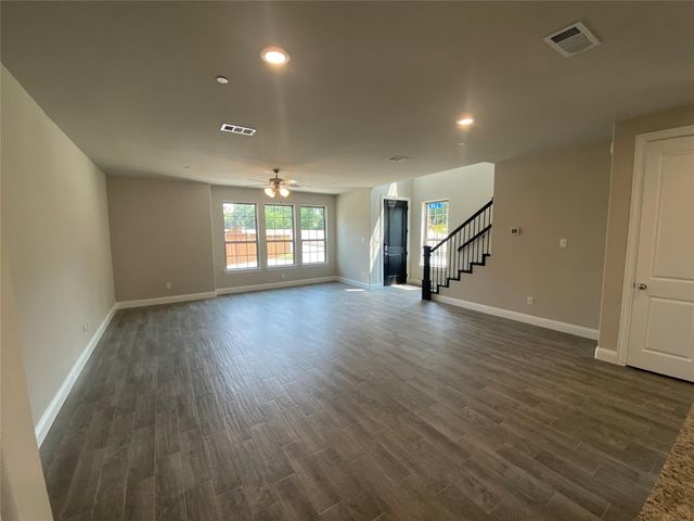 801 Ponds Edge Lane, Euless, TX 76040