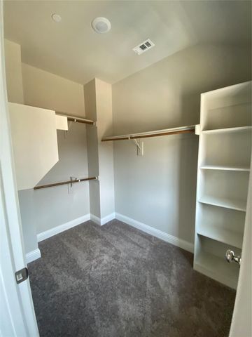 801 Ponds Edge Lane, Euless, TX 76040