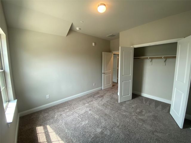 801 Ponds Edge Lane, Euless, TX 76040