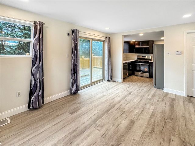 499 10th St, Freedom, PA 15042