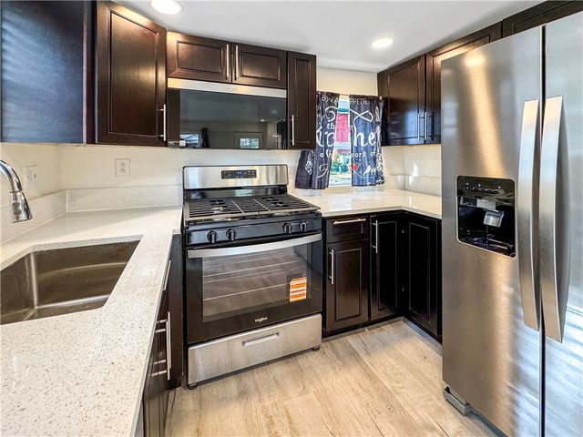 499 10th St, Freedom, PA 15042