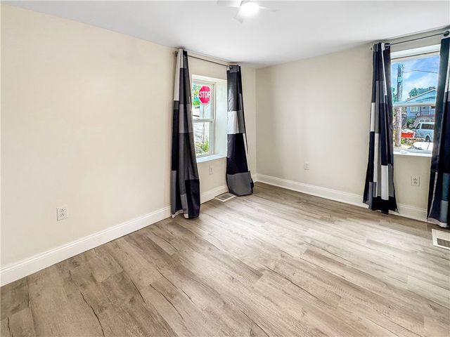 499 10th St, Freedom, PA 15042