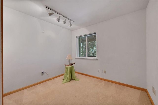 14002 Meadow View Dr, Grass Valley, CA 95945