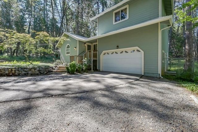 14002 Meadow View Dr, Grass Valley, CA 95945