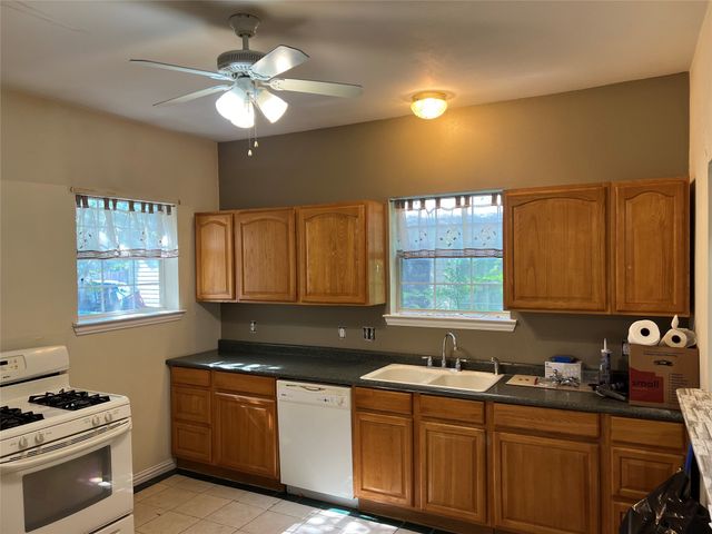 3304 Huron Trail, Lake Worth, TX 76135