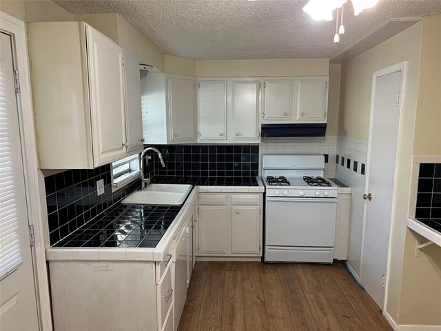 3304 Huron Trail, Lake Worth, TX 76135