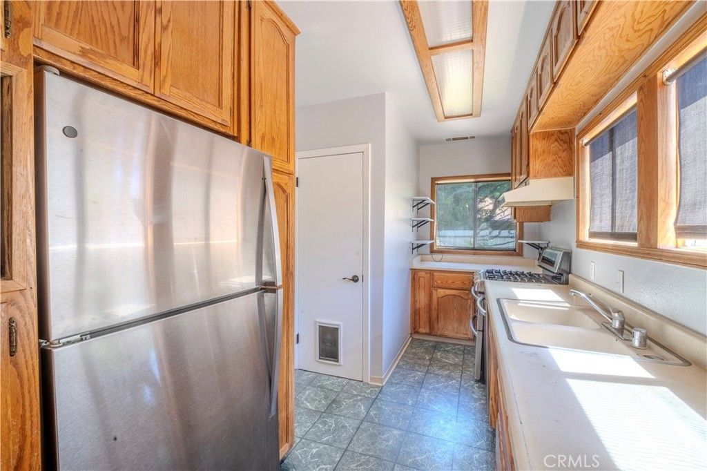 Image 15 of property listing at 329 W 12th Street, Chico, CA 95928