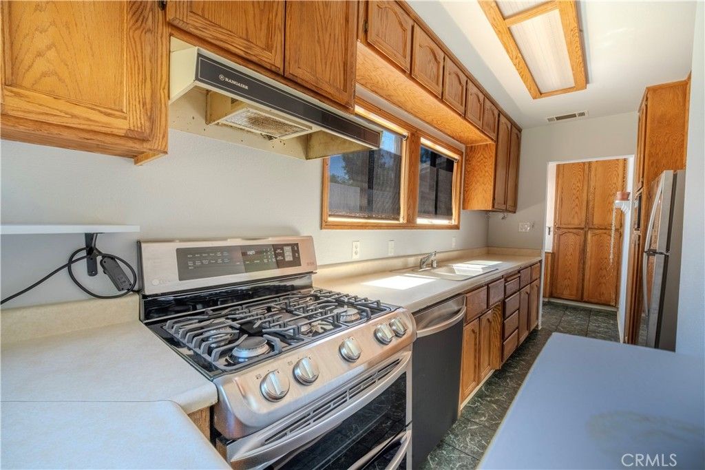 Image 17 of property listing at 329 W 12th Street, Chico, CA 95928