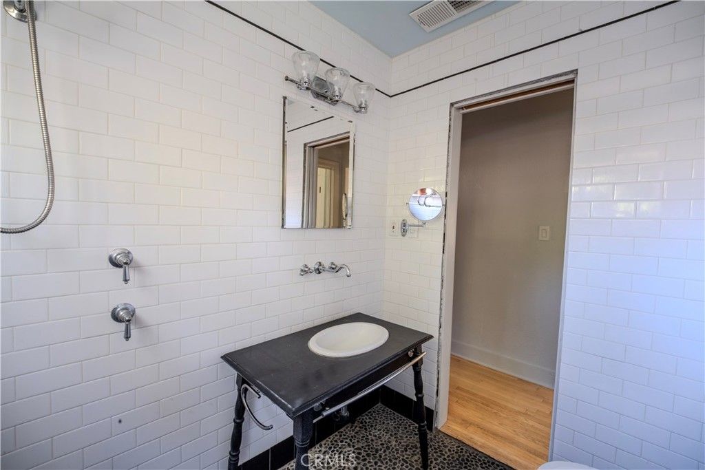 Image 26 of property listing at 329 W 12th Street, Chico, CA 95928