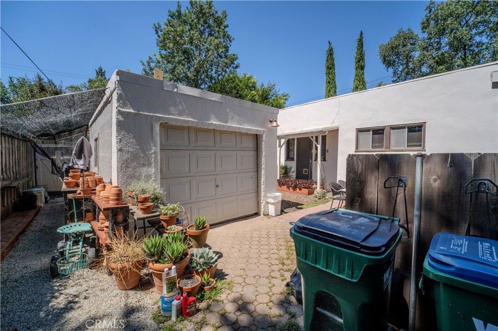 Image 3 of property listing at 329 W 12th Street, Chico, CA 95928