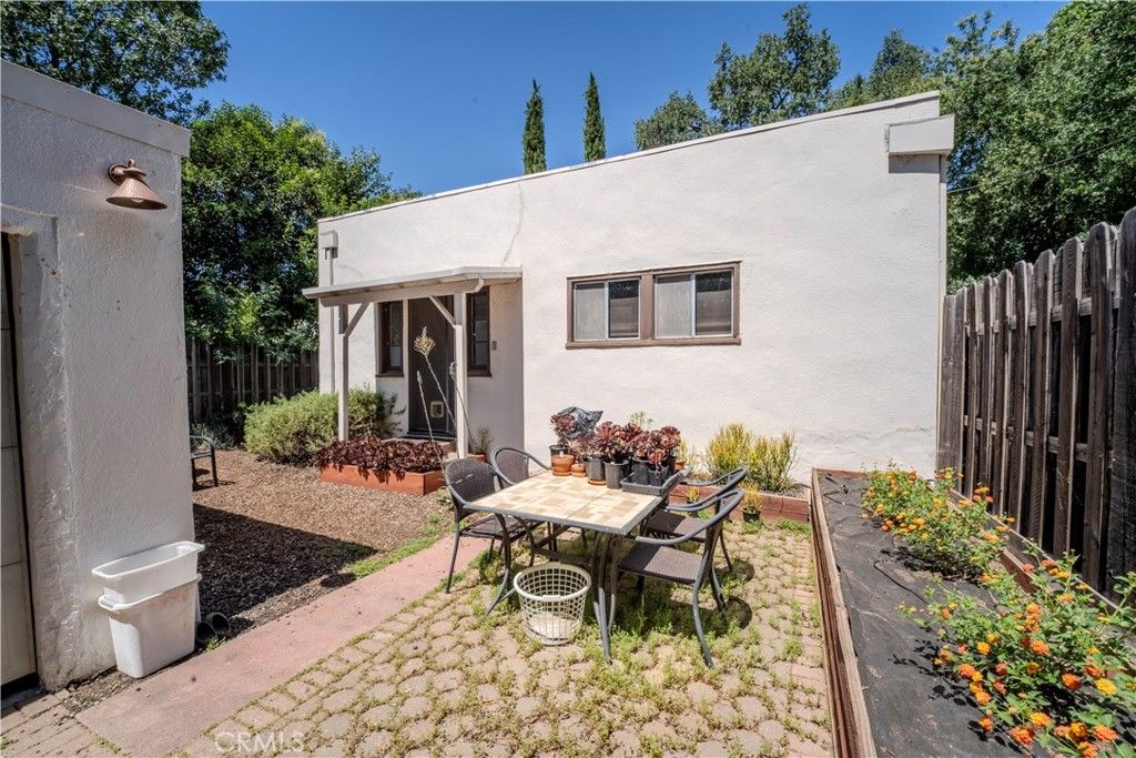 Image 35 of property listing at 329 W 12th Street, Chico, CA 95928