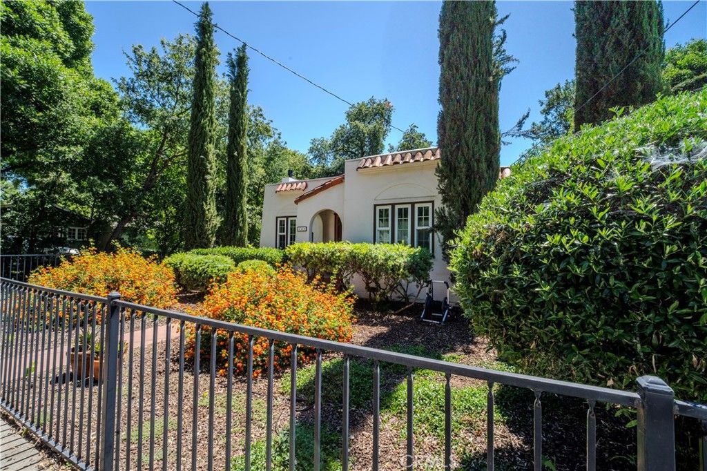Image 48 of property listing at 329 W 12th Street, Chico, CA 95928