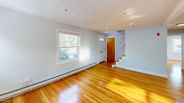 34 Albert 34, Waltham, MA 02453