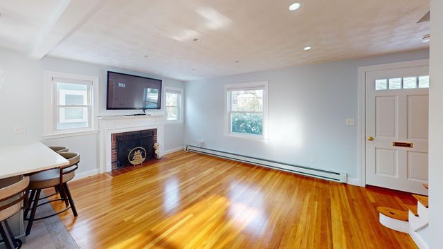 34 Albert 34, Waltham, MA 02453