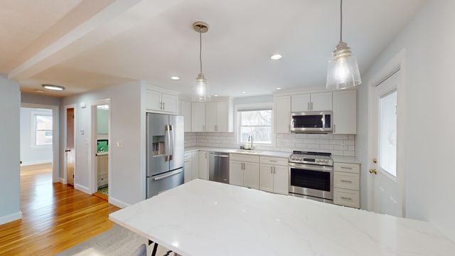 34 Albert 34, Waltham, MA 02453