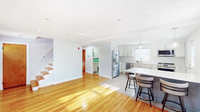 34 Albert 34, Waltham, MA 02453