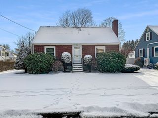 34 Albert 34, Waltham, MA 02453