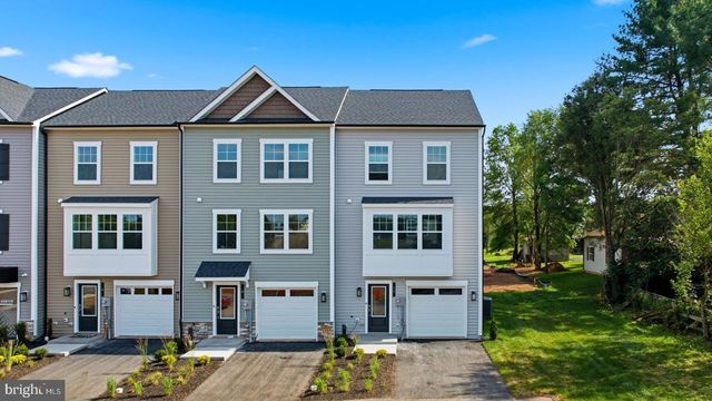 10 MAGNOLIA CT, Gettysburg, PA 17325