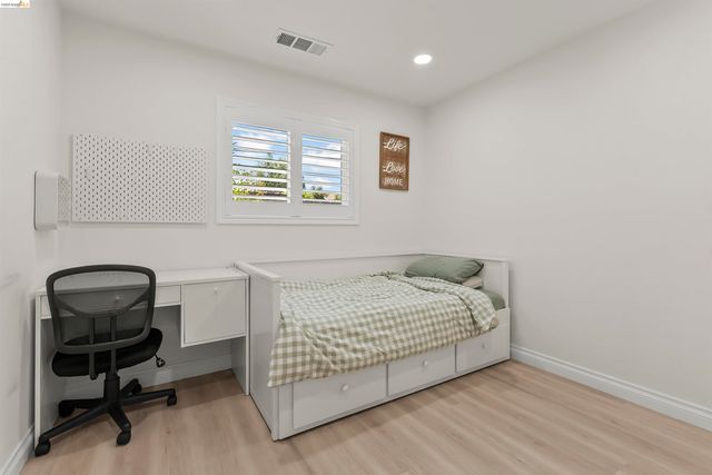 8044 Tamarack Dr, Dublin, CA 94568
