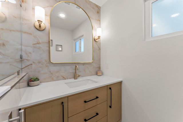 8044 Tamarack Dr, Dublin, CA 94568