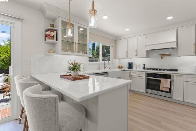 8044 Tamarack Dr, Dublin, CA 94568