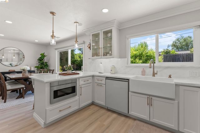 8044 Tamarack Dr, Dublin, CA 94568