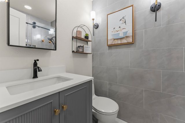 8044 Tamarack Dr, Dublin, CA 94568