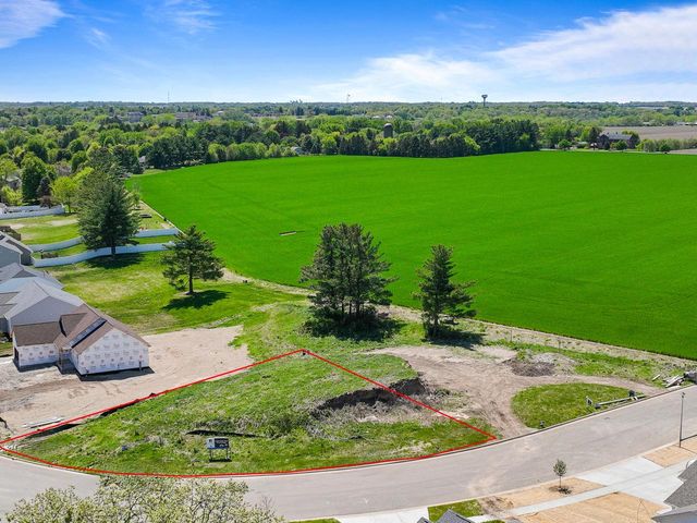 619 Arbor Ridge DRIVE, Delavan, WI 53115