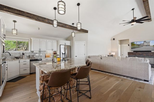 21803 Briarcliff DR, Spicewood, TX 78669