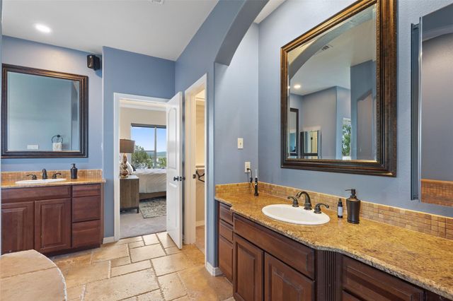 21803 Briarcliff DR, Spicewood, TX 78669