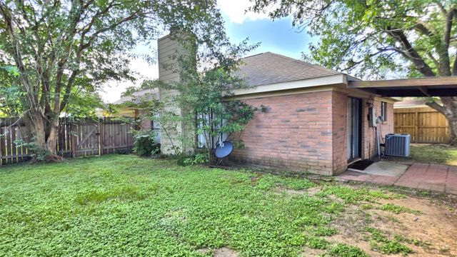 7403 Gateridge Drive, Houston, TX 77041