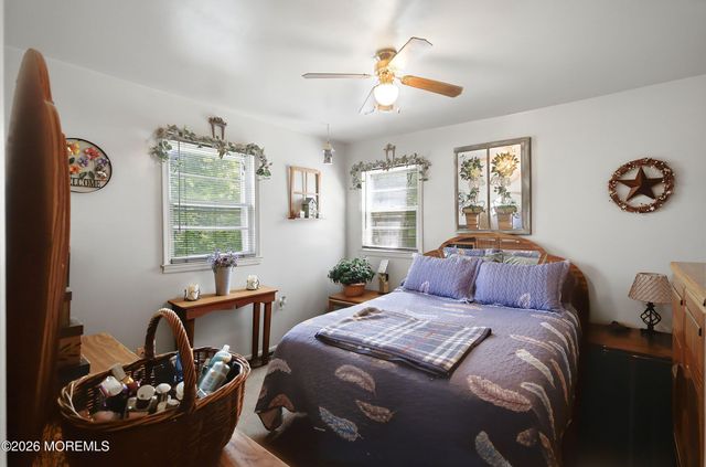 14 Sunset Avenue, Toms River, NJ 08755