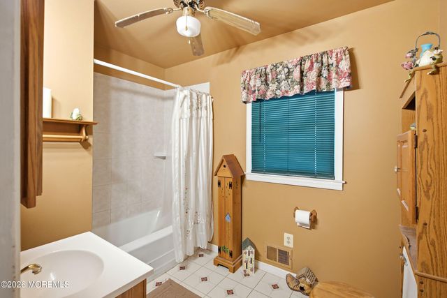 14 Sunset Avenue, Toms River, NJ 08755