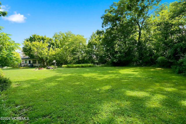 14 Sunset Avenue, Toms River, NJ 08755