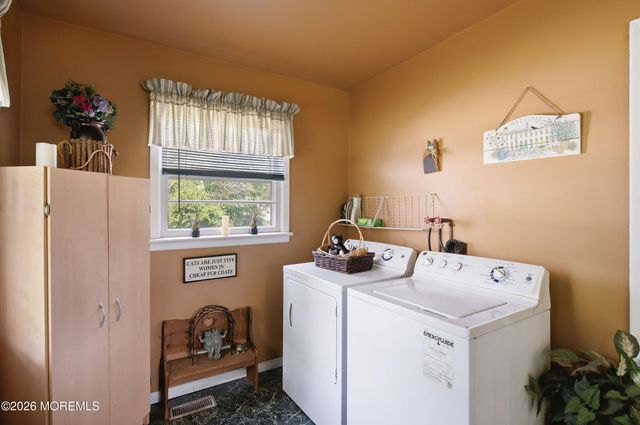 14 Sunset Avenue, Toms River, NJ 08755