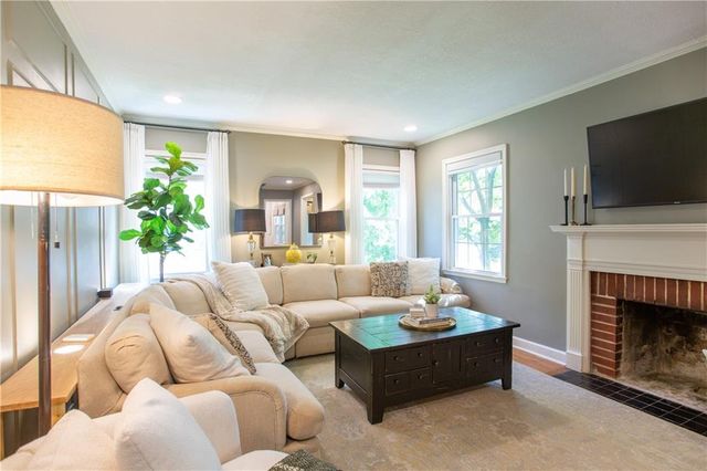 5639 Maple Street, Mission, KS 66202