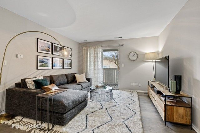 1630 Lincoln Meadows Circle 1124, Schaumburg, IL 60173
