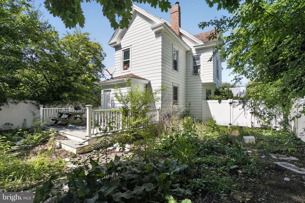 Image 3 of property listing at 602 GLASGOW, Cambridge, MD 21613